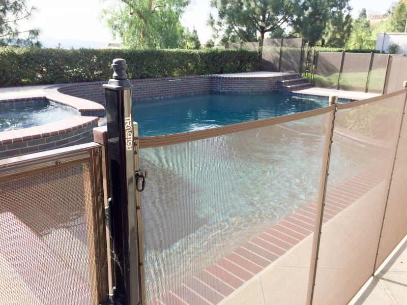 Wide Mesh Pool Fence Image 3